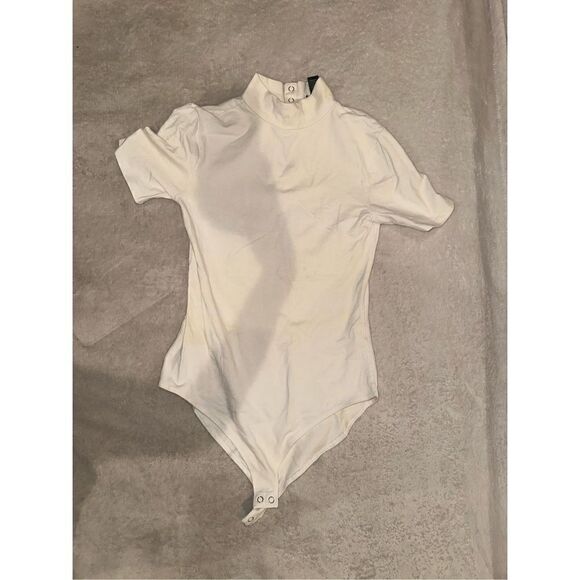 White short sleeve bodysuit women’s size S - Picture 1 of 2